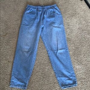 Blue elastic wasted mom jeans